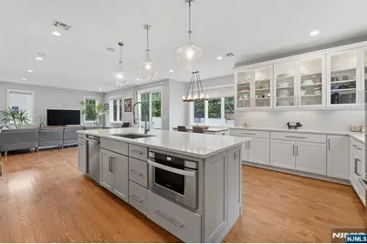 95 Mezzine Drive, Cresskill, NJ 07626 - Photo 17