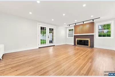 867 River Road, Teaneck Township, NJ 07666 - Photo 11
