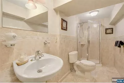 244 McElroy Avenue, Fort Lee, NJ 07024 - Photo 35