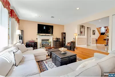 244 McElroy Avenue, Fort Lee, NJ 07024 - Photo 13