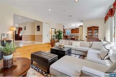 244 McElroy Avenue, Fort Lee, NJ 07024 - Photo 15