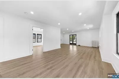 11 W Gouverneur Avenue 2 #2, Rutherford, NJ 07070 - Photo 7