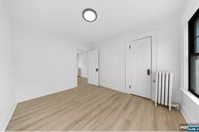 11 W Gouverneur Avenue 2 #2, Rutherford, NJ 07070 - Photo 9