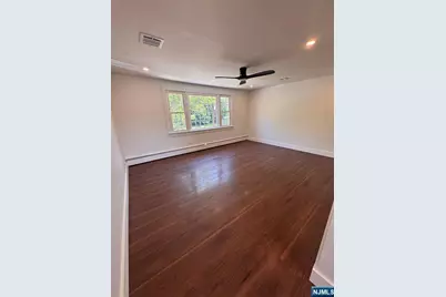 271 Erie Avenue 2 #2, Rutherford, NJ 07070 - Photo 5