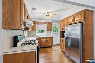 200 Evergreen St, Hillsdale, NJ 07642 - Photo 9