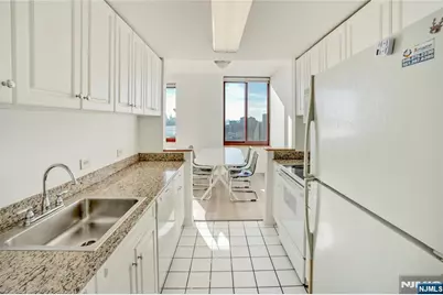 100 Old Palisade Road 2709 #2709, Fort Lee, NJ 07024 - Photo 7