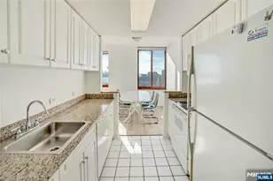 100 Old Palisade Road 2709, Fort Lee, NJ 07024 - Photo 7