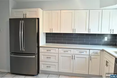 10 Garden Drive 2 #2, Elmwood Park, NJ 07407 - Photo 9
