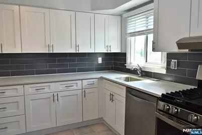 10 Garden Drive 2 #2, Elmwood Park, NJ 07407 - Photo 11