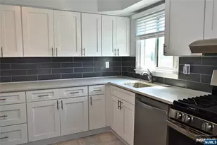 10 Garden Dr 2, Elmwood Park, NJ 07407 - Photo 11