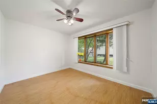 22 Kendrick St, Paramus, NJ 07652 - Photo 11