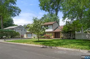 22 Kendrick St, Paramus, NJ 07652 - Photo 3