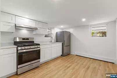 54 W Columbia Avenue, Palisades Park, NJ 07650 - Photo 29