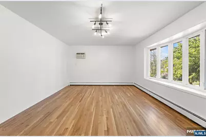 54 W Columbia Avenue, Palisades Park, NJ 07650 - Photo 9