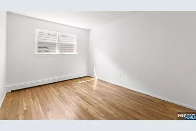 54 W Columbia Avenue, Palisades Park, NJ 07650 - Photo 15