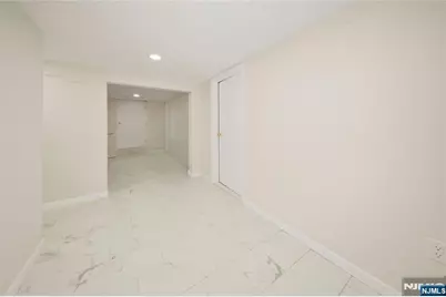 596 Moonachie Avenue, Wood Ridge, NJ 07075 - Photo 9