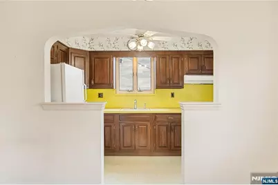 40 Westwood Drive, Fair Lawn, NJ 07410 - Photo 11