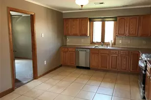 313 Copeland Ave, Lyndhurst Township, NJ 07071 - Photo 11