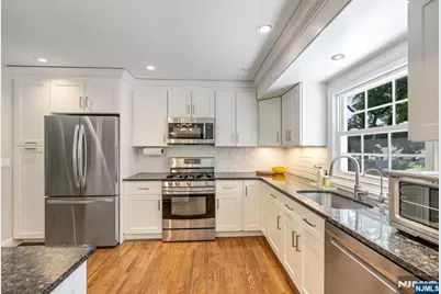 369 Voorhis Avenue, Wyckoff Township, NJ 07481 - Photo 15