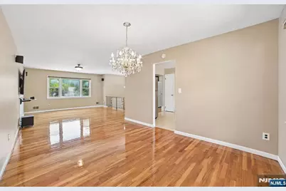 743 Wood Avenue, Edison, NJ 08820 - Photo 9
