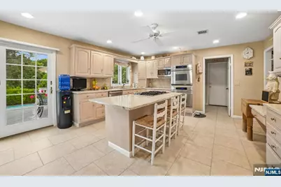 38 Howell Drive, Verona, NJ 07044 - Photo 11