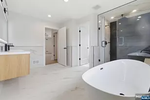 137 Platt Ave, Saddle Brook Township, NJ 07663 - Photo 21