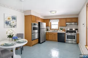 29 Woodland Rd, Bloomfield, NJ 07003 - Photo 3