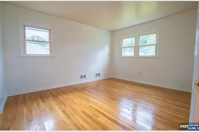 338 Main Street, New Milford, NJ 07646 - Photo 23