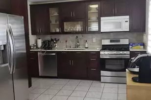 397 Mayer Ct 2nd, Ridgefield, NJ 07657 - Photo 3