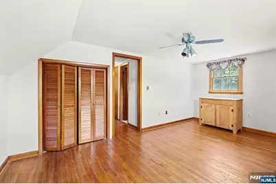 5 Oakwood Terrace, Bloomingdale, NJ 07403 - Photo 13