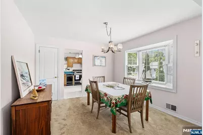 5 Oakwood Terrace, Bloomingdale, NJ 07403 - Photo 7