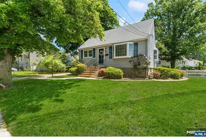 5 Oakwood Terrace, Bloomingdale, NJ 07403 - Photo 1