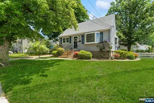 5 Oakwood Terrace, Bloomingdale, NJ 07403 - Photo 1