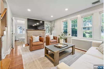 552 Hillcrest Road, Ridgewood, NJ 07450 - Photo 3