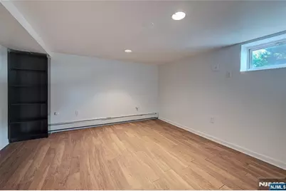 33 Fournier Crescent, Elmwood Park, NJ 07407 - Photo 17