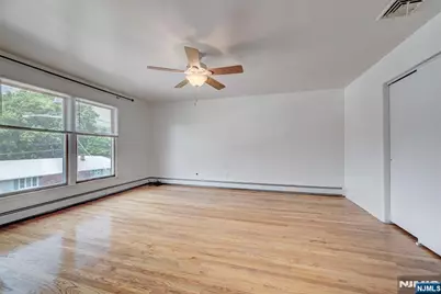 33 Fournier Crescent, Elmwood Park, NJ 07407 - Photo 11