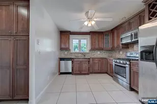 33 Fournier Crescent, Elmwood Park, NJ 07407 - Photo 9