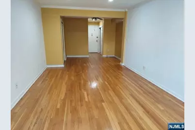2160 Center 2K #2K, Fort Lee, NJ 07024 - Photo 3