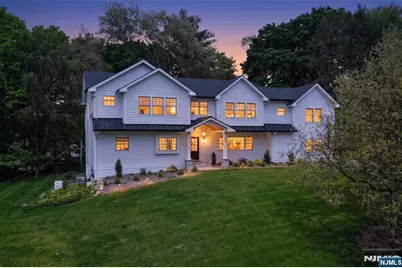 17 Grandview Avenue, Upper Saddle River, NJ 07458 - Photo 9