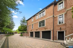 675 Summit St, Englewood Cliffs, NJ 07632 - Photo 49