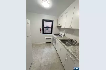 2329 Hudson Terrace C 9 #C 9, Fort Lee, NJ 07024 - Photo 9