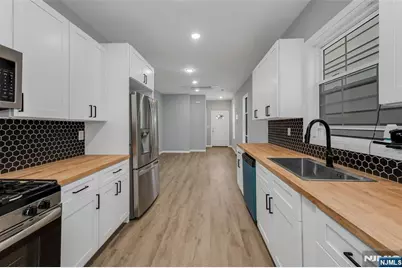 105 10th Street, Passaic, NJ 07055 - Photo 17