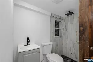 105 10th St, Passaic, NJ 07055 - Photo 43