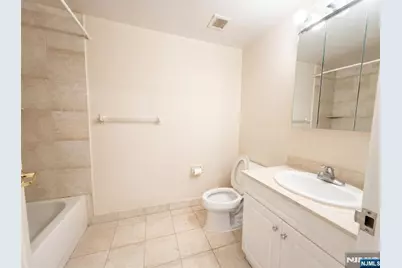 100 Old Palisade Road 2201 #2201, Fort Lee, NJ 07024 - Photo 13