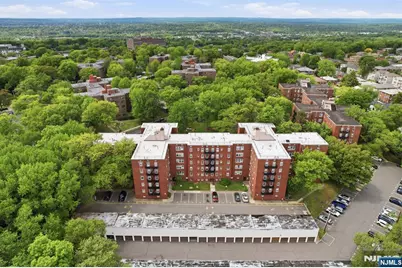 2330 Linwood Avenue 2E #2E, Fort Lee, NJ 07024 - Photo 17