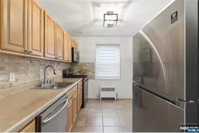 2330 Linwood Avenue 2E #2E, Fort Lee, NJ 07024 - Photo 7