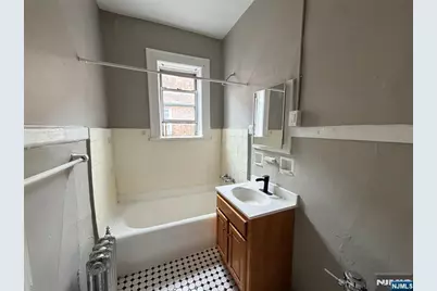 16 Irving C7 #C7, Newark, NJ 07104 - Photo 5