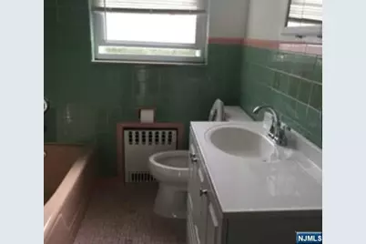 2152 South Street 1st Fl #1st Fl, Fort Lee, NJ 07024 - Photo 7