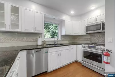 5 Monroe Drive, Mahwah, NJ 07430 - Photo 13