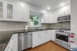 5 Monroe Dr, Mahwah, NJ 07430 - Photo 13